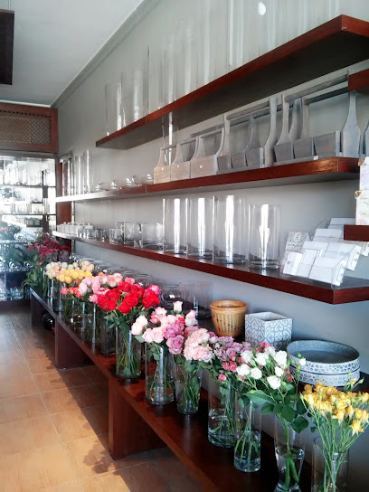 محل ميسم للزهور - Kuwait|Salmiya|Hamad Al-Mubarak St|83M8+V23