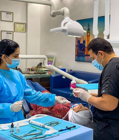 مركز دنتال شوب - عيادة د. عبيدة حمامة اسنان - العقيلة - +965 6888 3433