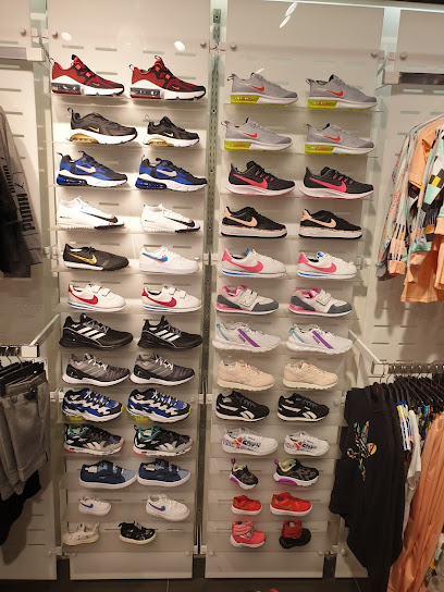 قدم الرياضيون - Kuwait|104 Rd|The Gate Mall