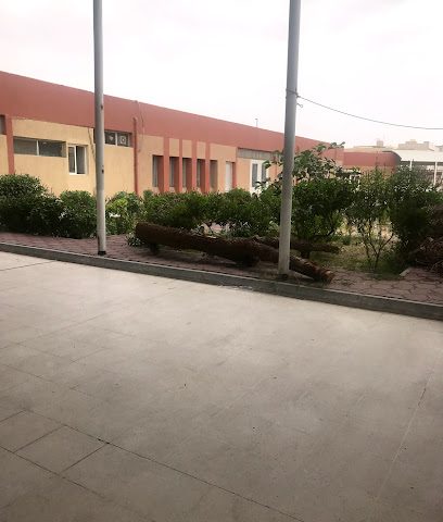 مدرسة عبداللطيف الشملان المتوسطة للبنين - المنقف - +965 2455 9016