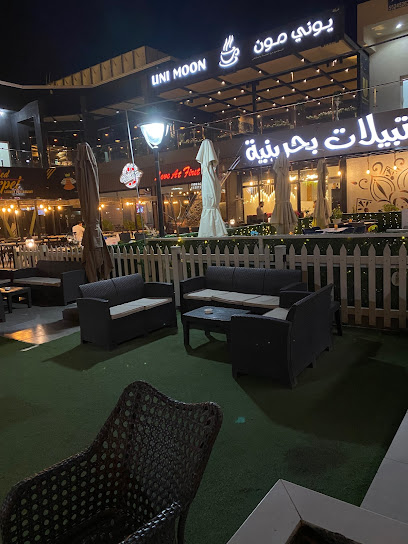 مطعم ليوز بلو - Kuwait|Fnaitees|Abdulaziz Bin Abdulrahman Al Saud Expy|The Yard mall