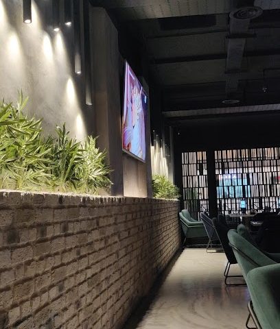 صالة B10 - مدينة الكويت - +965 6991 0999