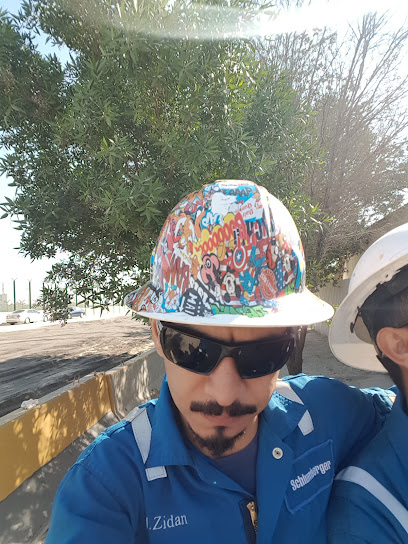 ساحة شركة نفط الكويت - Kuwait|Ahmadi|33F8+XG5