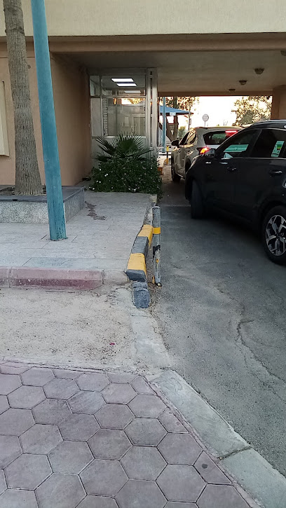 قم بالقيادة عبر صيدلية الأحمدي - Kuwait|Ahmadi|W 8th Ln|33V4+4C4