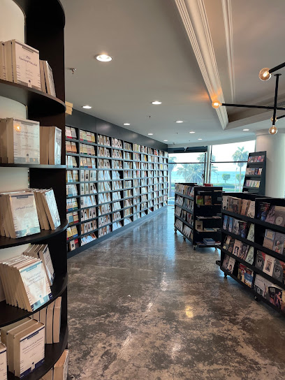 مكتبة أفكار Afkaar Bookstore - Kuwait|Salmiya|The View