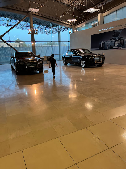 رولز-رويس كويت | Rolls-Royce Kuwait - Kuwait|Airport Rd|Ali Alghanim & Sons Automotive Company