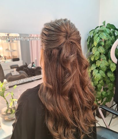 صالون حمرة وكحل - Al Jahra - +965 9442 9777