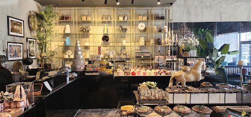 VALOR (VLR) Luxury Chocolates - Mall 30 - Al Jahra - +965 9858 9891