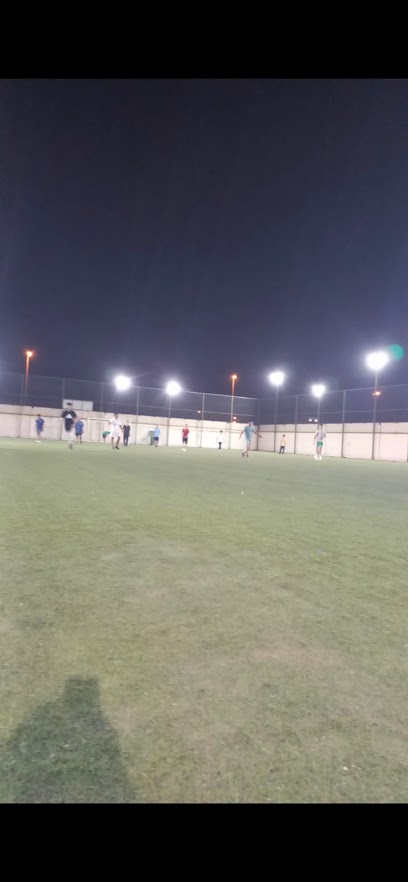 ملعب مدرسة الامام مالك - Kuwait|Fnaitees|53RQ+24Q