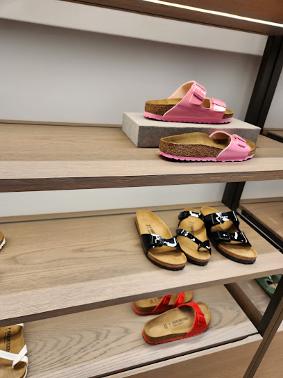 Birkenstock - Kuwait|Zahra|800001 Faris Abdulrahman Al Waqayan St|360 Mall